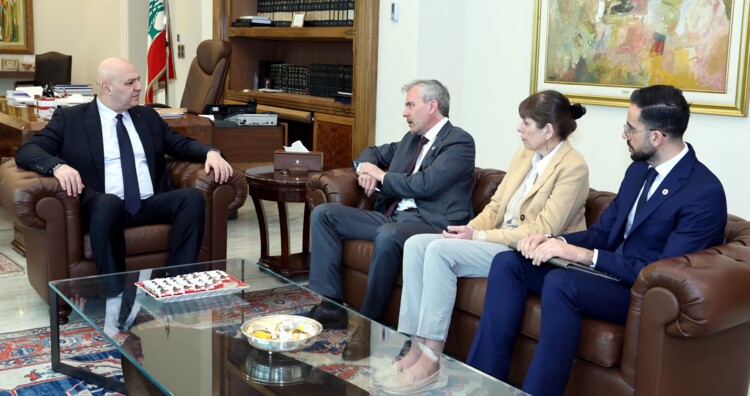 الرئيس عون اطلع على عمل الصليب الأحمر الدولي: للاهتمام بأبناء الجنوب في قراهم لتعزيز صمودهم