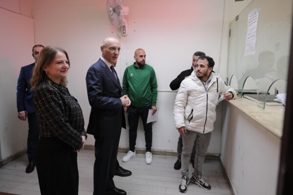 الحجار تفقد مكتب تصاريح الترشيح ودائرة نفوس بيروت مع انطلاق مهلة الترشح للانتخابات النيابية