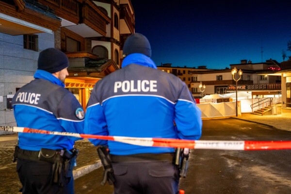 الشرطة السويسرية تؤكد مقتل حوالى أربعين شخصا وجرح 115 بحريق داخل منتجع للتزلج