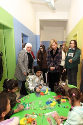 السيدة الأولى زارت دار الأيتام الإسلامية ونوهت بجهود المؤسسات الاجتماعية والخيرية برعاية المحتاجين