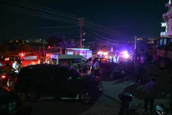 شهيدة و8 جرحى في الغارة على سيارة في صور