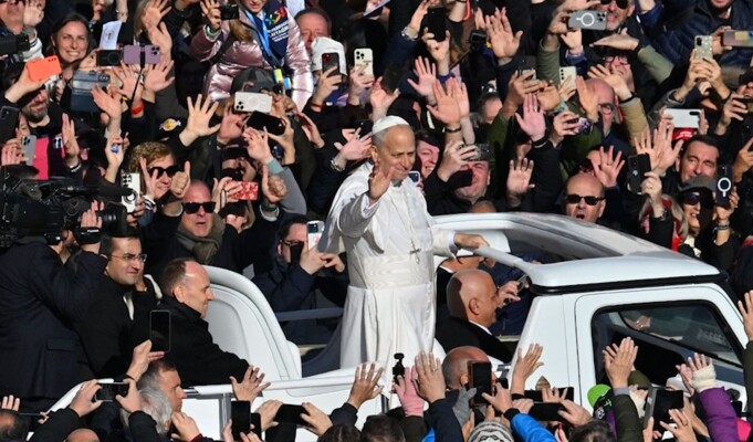 زيارة البابا بين الرهانات والواقع: هل ينجح لبنان في الإستفادة من هذا الحدث التاريخي؟!