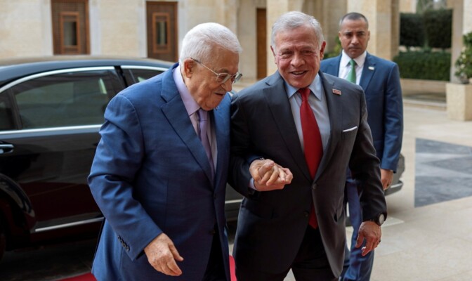 ملك الأردن استقبل عباس ودان الإجراءات الاستيطانية بالضفة: لتنفيذ المرحلة الثانية من اتفاق غزة