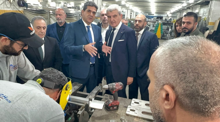 عيسى الخوري جال على مصانع في كسروان: التحاليل المخبرية أظهرت أن مياه "تنورين" نظيفة