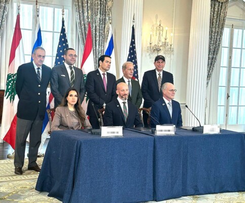 هل تستطيع السلطة السياسية توقيع اتفاقاً يتضمن تنازلاً عن حقوق يحظر القانون الدولي أصلاً التنازل عنها؟
