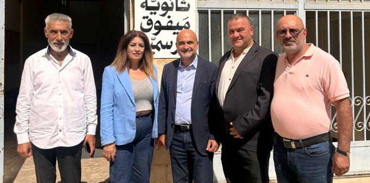 أبي رميا تفقد ثانوية ميفوق ومدرسة حصارات متابعةً لتنفيذ مشروع الطاقة الشمسية