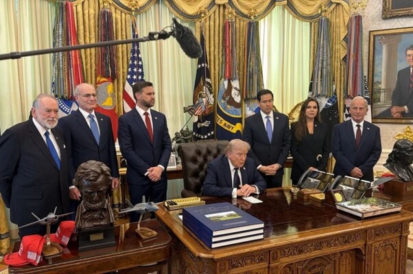 "الشرق الأوسط": إدارة ترامب تعد وثيقة لتوسيع التفاهمات تمهيدا لخريطة طريق لاتفاق سلام لبناني إسرائيلي