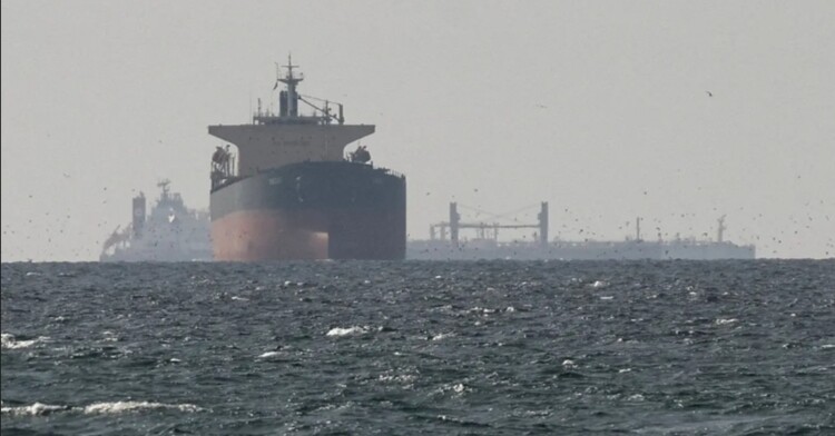 الأمين العام للاتحاد الوطني للبحارة بالهند: 20 ألف بحار هندي عالقون في مضيق هرمز في أوضاع إنسانية مزرية