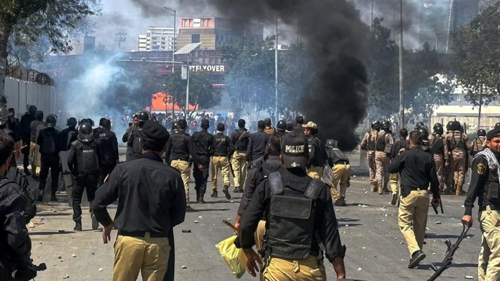 25 قتيلًا حصيلة المواجهات خلال الاحتجاجات على خلفية مقتل خامنئي في باكستان