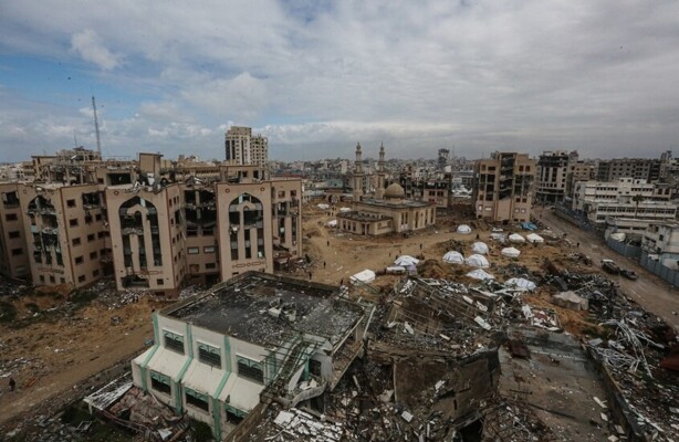 الدفاع المدني في غزة أعلن إجلاء 5 مصابين ونقلهم إلى مستشفى ناصر إثر استهداف مركبة بخانيونس