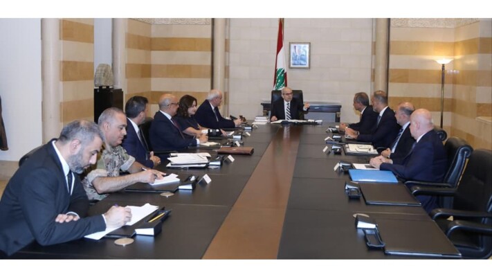 سلام ترأس اجتماعاً لإطلاق مشاريع التعافي في المناطق التجريبية: أولوية لرفع الأنقاض وفتح الطرقات وتأمين البيوت الجاهزة