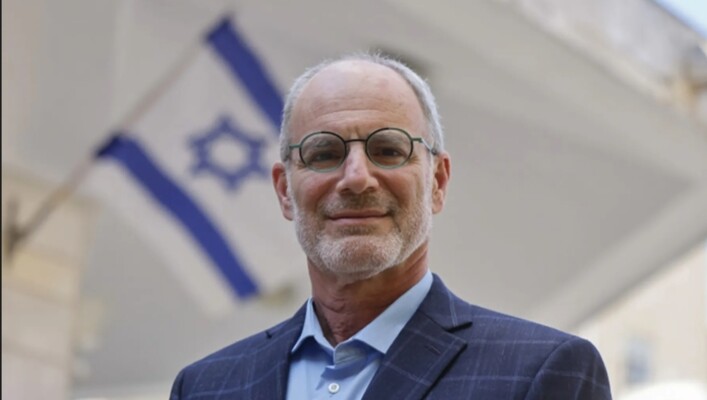 "هآرتس": سفير إسرائيل في واشنطن لديه تعليمات برفض طلب وقف إطلاق النار أثناء استمرار التفاوض مع لبنان