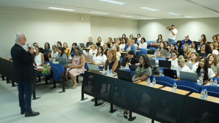 مركز اللغات في جامعة الحكمة نظم ورشة تدريبية حول استخدام الذكاء الإصطناعي في التعليم