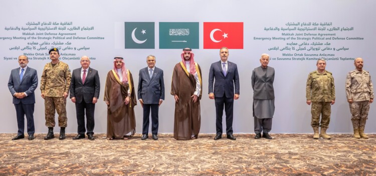 "حلف مكة": البدء فورًا بتنفيذ التزامات الدفاع المشترك وتوفير القوات والقدرات العسكرية ونشرها بالسعودية