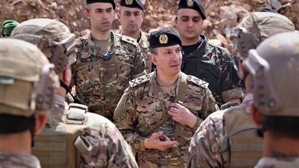 وصول قائد الجيش الى ثكنة فرنسوا الحاج في مرجعيون