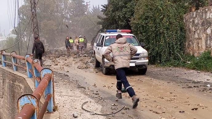 غارات إسرائيلية على ديركيفا وطلعة الكسار في بلدة الشرقية وساحتها وقصف مدفعي على الطيبة