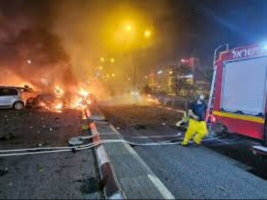 هيئة البث الإسرائيلية: حالة من الصدمة في كريات شمونة بعد الإصابة المباشرة التي استهدفت أمس مبنى سكنيا فيها