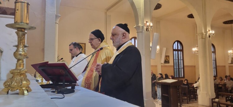 المطران العمار ترأس قداس ورتبة الشعانين: نصلي ليزرع السلام في القلوب والنفوس والأذهان