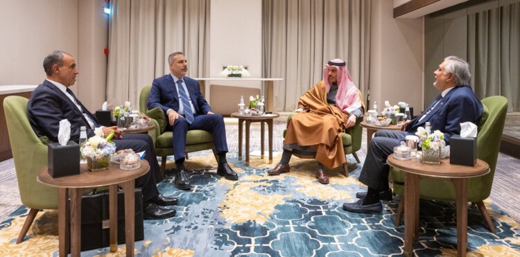وزير الخارجية السعودية بحث مع وزراء خارجية مصر وتركيا وباكستان بالتصعيد الإيراني في المنطقة