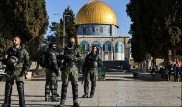 محافظة القدس: مستوطنون يؤدون طقوسا تلمودية في الساحة الشرقية المقابلة لقبة الصخرة في المسجد الأقصى