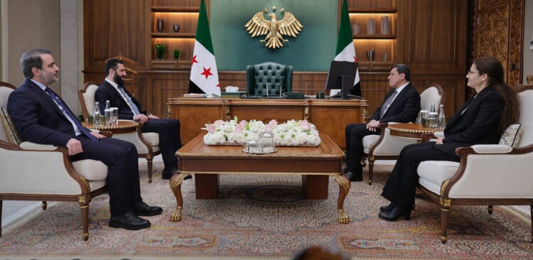 الشرع بحث مع عبدي في استكمال عملية دمج "قسد" في مؤسسات الدولة السورية