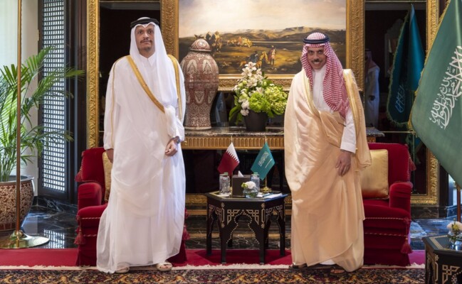 وزيرا خارجية السعودية وقطر دانا الهجمات الإيرانية: للعمل المشترك لخفض التصعيد