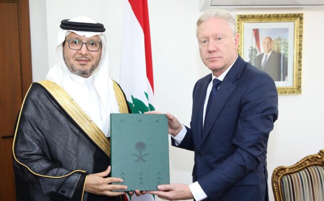 بخاري سلّم رجي دعوة للبنان للمشاركة في "إكسبو الرياض 2030": تأكيد على عمق العلاقات بين البلدين