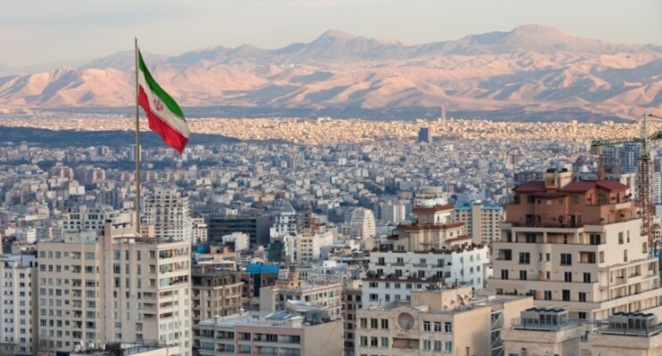 وزارات خارجية إيطاليا وبولندا وألمانيا دعت رعاياها إلى مغادرة إيران