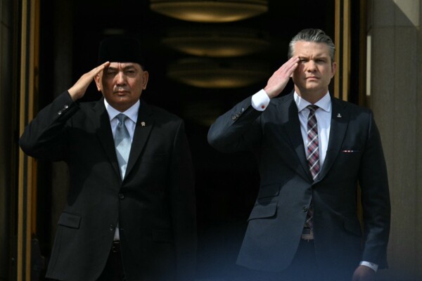 هيغسيث أعلن عن شراكة دفاعية "مهمة" بين أميركا وإندونيسيا