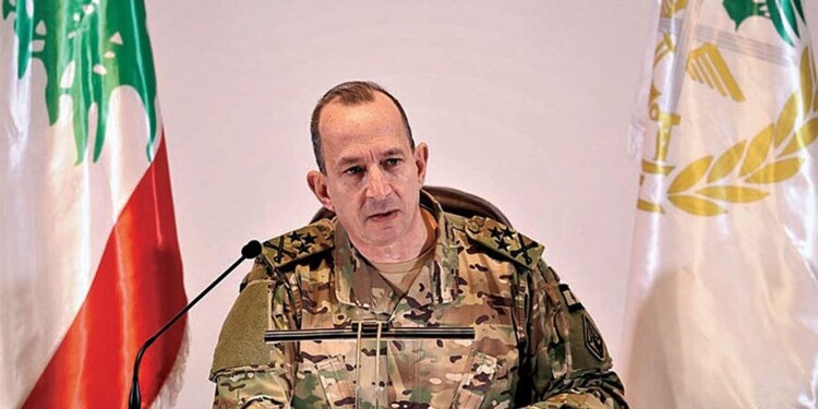 قائد الجيش قدّم التعازي بشهداء أمن الدولة