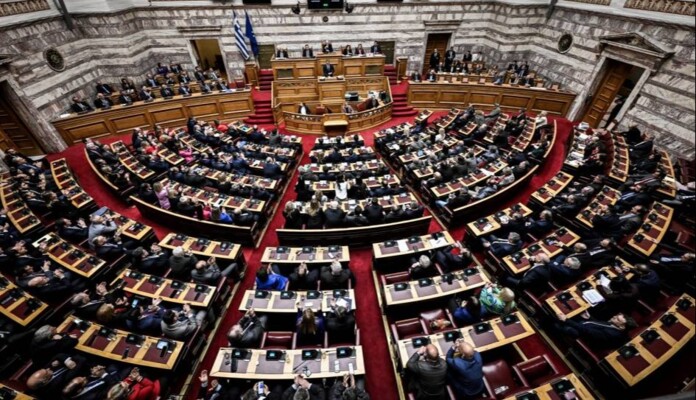 البرلمان اليوناني رفع الحصانة عن 13 نائبًا على خلفية فساد متعلق بمساعدات زراعية أوروبية