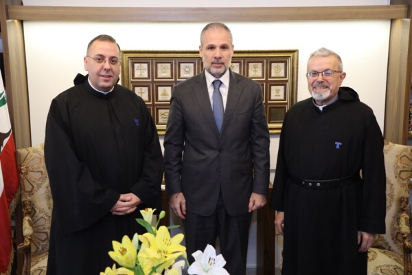 نقيب المحامين خلال تكريمه في المعهد الفني الأنطوني: آن الأوان لينهض لبنان على يد جماعات نخبوية