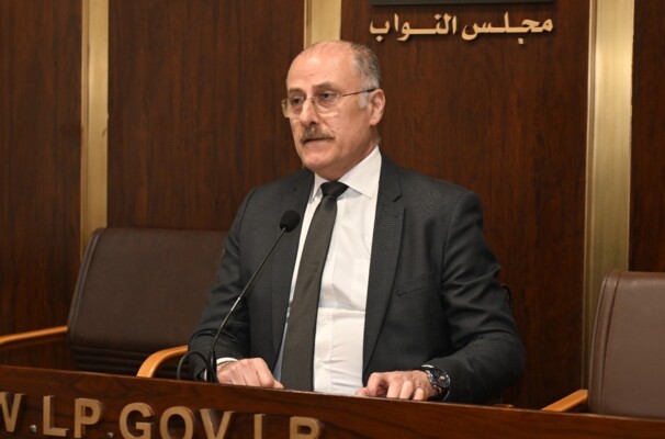 عبدالله تقدم باقتراح قانون لإخضاع موظفي مركز البحوث لنظام التقاعد والصرف من الخدمة