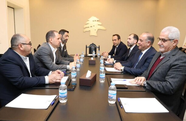 لقاء نيابي في بيت الكتائب في الصيفي: أي تسوية على حساب الدولة لم تعد مقبولة