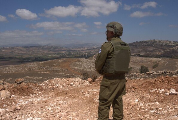 المتحدث باسم الجيش الاسرائيلي يدعي بانه قام بجولة ميدانية في جنوب لبنان وتحديدًا داخل أحد المواقع الأمامية أمام مدينة الخيام