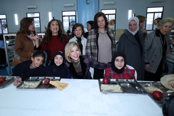 السيدة الأولى زارت دار الأيتام الإسلامية ونوهت بجهود المؤسسات الاجتماعية والخيرية برعاية المحتاجين