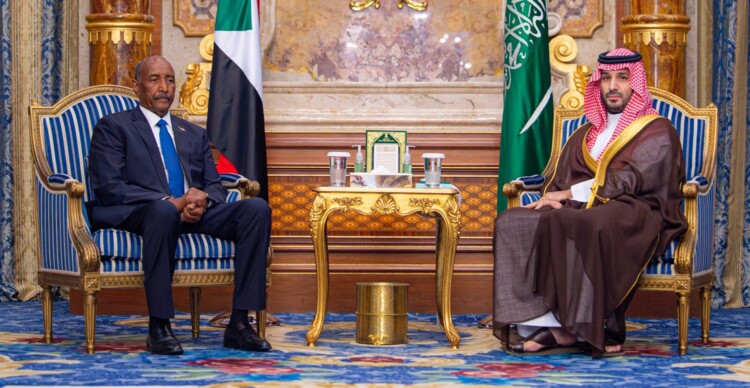 بن سلمان استقبل البرهان وأكدا أهمية الحفاظ على سيادة السودان ووحدته وسلامة أراضيه