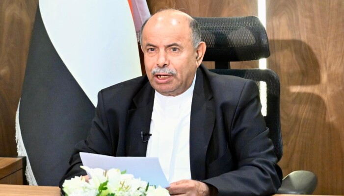 محافظ حضرموت اليمنية أعلن إطلاق عملية "استلام المعسكرات" لاستعادة المواقع العسكرية سلميًا