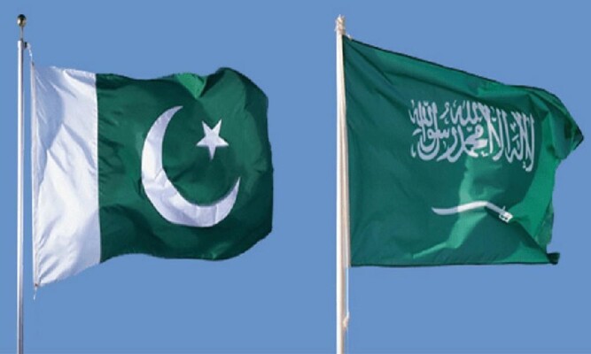 الخارجية الباكستانية: وزير الخارجية الباكستاني ونظيره السعودي أعربا في اتصال هاتفي عن قلقهما البالغ إزاء التصعيد بالمنطقة