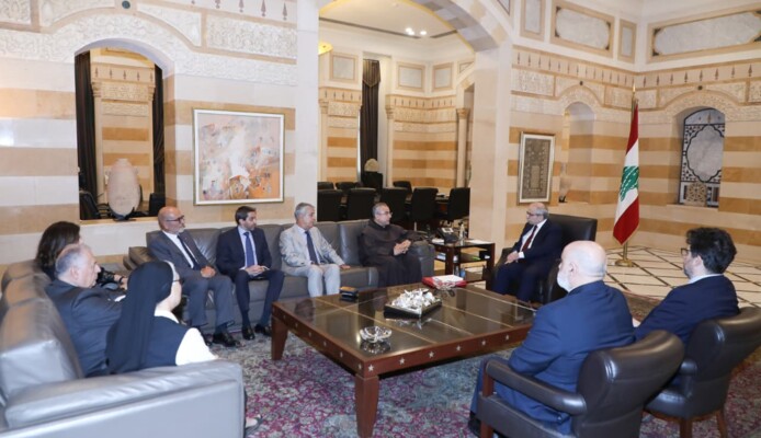 سلام استقبل وفدًا من رابطة كاريتاس برئاسة الأب عبود وتلقّى دعوة لحضور العشاء السنوي في كازينو لبنان
