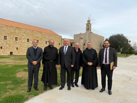 الحاج زار دير مار يوحنا القلعة في بيت مري: لبنان مقبل على أيام خير وبركة في المستقبل القريب