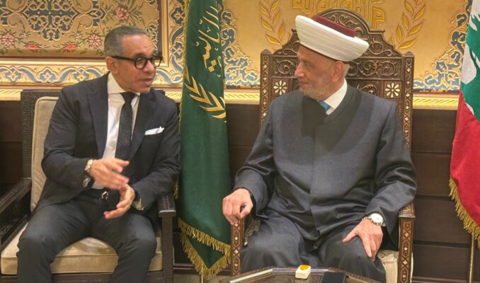 سفير مصر زار دريان: أكدنا أهمية الحوار والتفاوض وضرورة استعادة الدولة قرارها وسيادتها