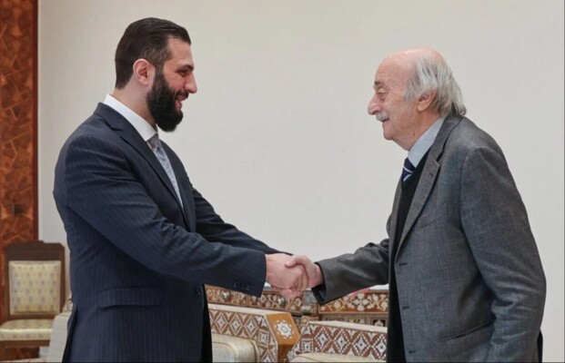 وصول جنبلاط إلى القصر الرئاسي في سوريا للقاء الشرع