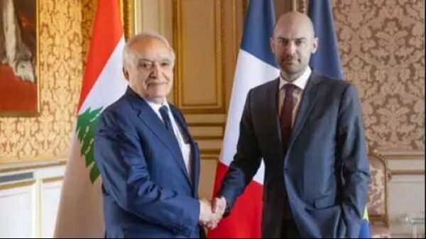 سلامة التقى بارو في باريس وشكر الجهود الفرنسية لمساعدة لبنان