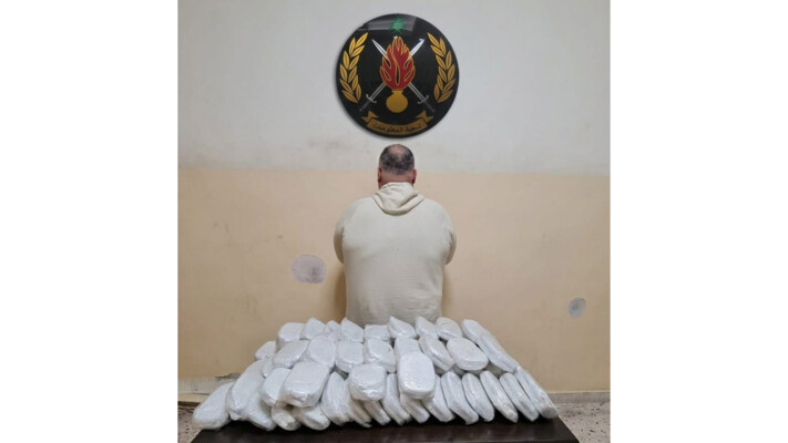 قوى الأمن: توقيف أحد المتورطين بسرقة مبلغ مالي ومصاغ ذهبي من داخل منزل في المنية