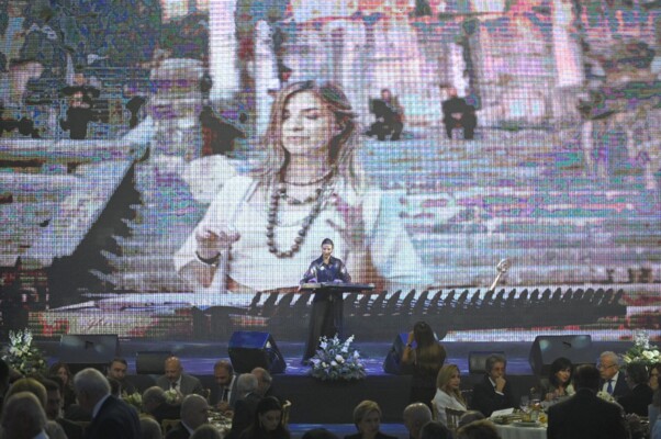 المطران عودة خلال عشاء جمعية القديس بورفيريوس: لم تننشأ لتكون رقما على لائحة الجمعيات بل شمعة مضاءة في عالم مظلم