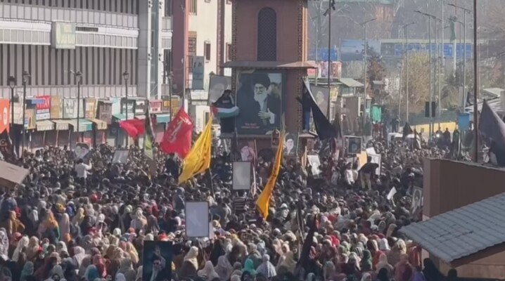 الآلاف يتظاهرون في كشمير وأجزاء أخرى في الهند احتجاجًا على اغتيال خامنئي