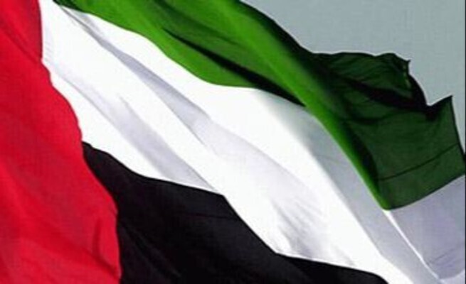 مكتب أبوظبي الإعلامي: أضرار بسيطة في محيط مناطق خليفة الاقتصادية إثر اعتراض الدفاعات صاروخا دون إصابات