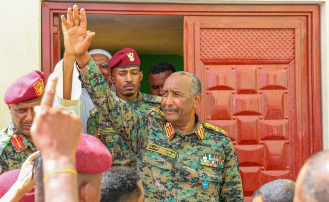 البرهان: لن نمضي بشيء لا يرضي السودانيين ومستمرون بالمعركة حتى تطهير البلد من كل معتد