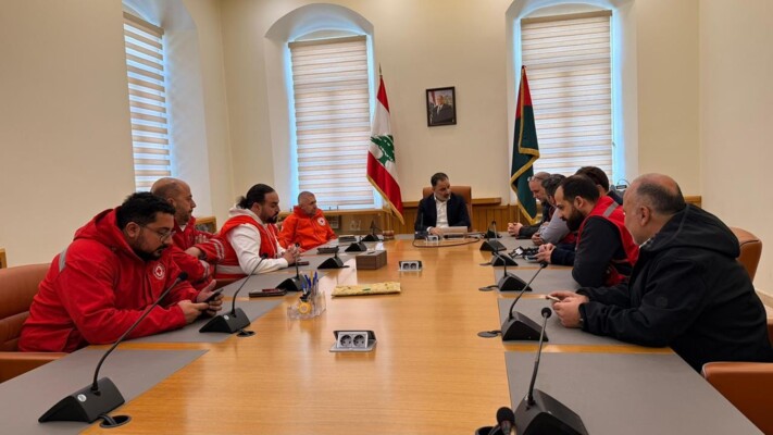 رئيس بلدية زحلة بحث مع وفدٍ من بعثة الصليب الأحمر النروجي في تعزيز الاستجابة الإنسانية وأوضاع النازحين